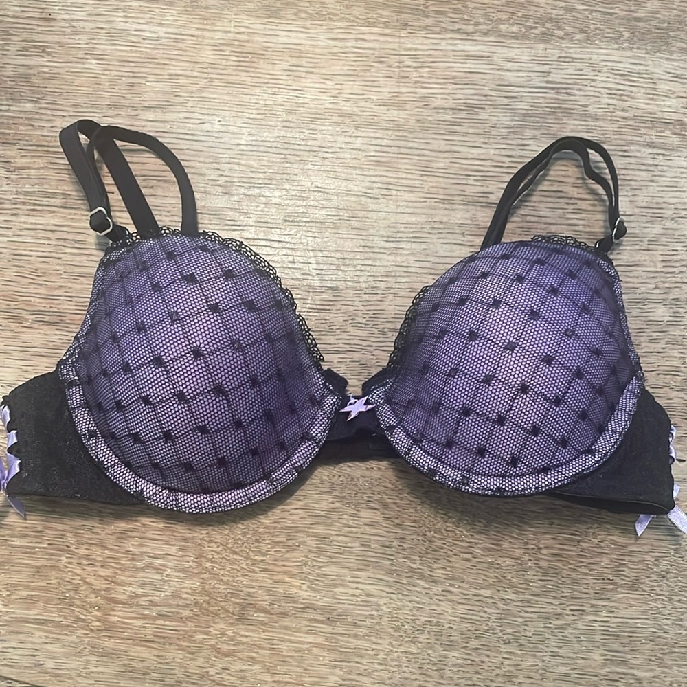 Fredericks of Hollywood Extreme Cleavage Bra- Size 32B